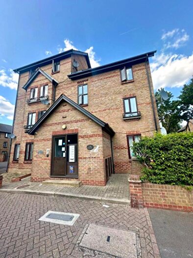 1 Bedroom Flat To Rent In Hallywell Crescent, London, E6