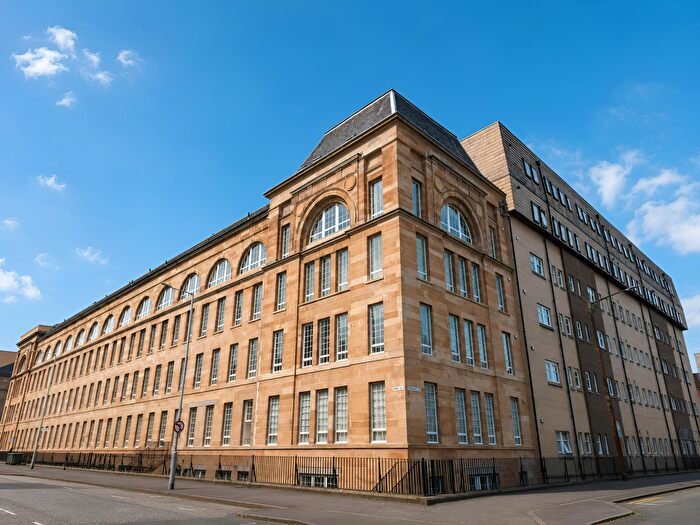 2 Bedroom Flat To Rent In Kent Road Glasgow, G3