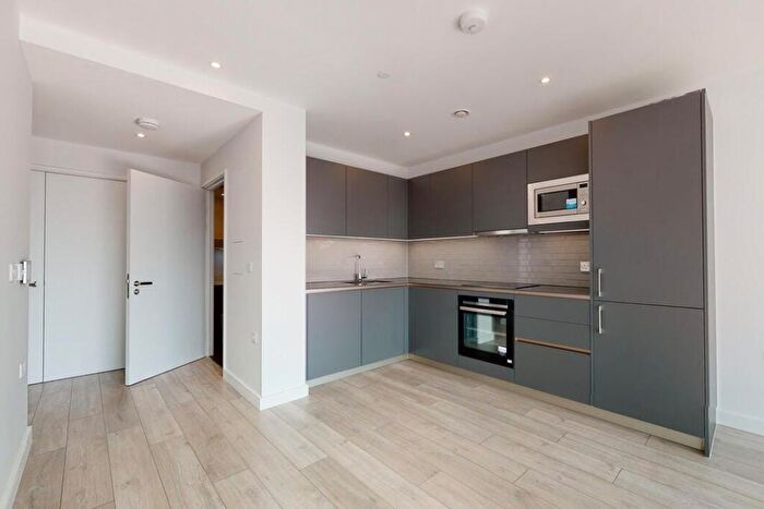 1 Bedroom Apartment To Rent In Park Central East, SE17