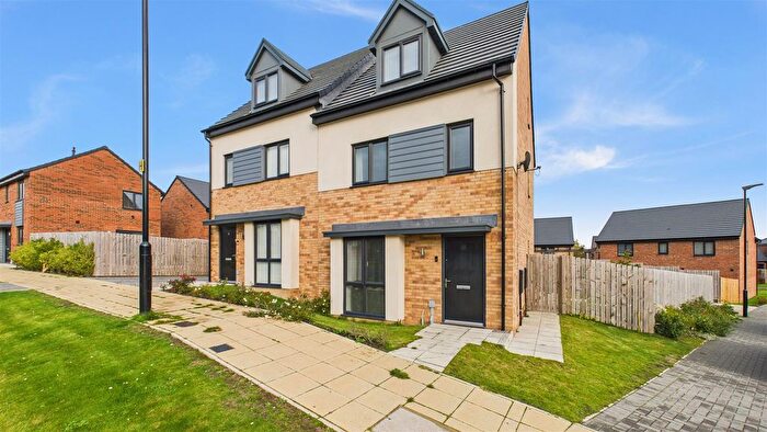 4 Bedroom Semi Detached House For Sale In Greenchapel Way, Potters Hill, Sunderland, SR3