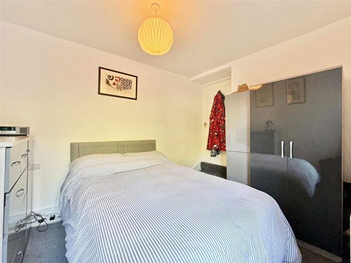 1 Bedroom Flat For Sale In Higher Manor Road, Brixham, TQ5