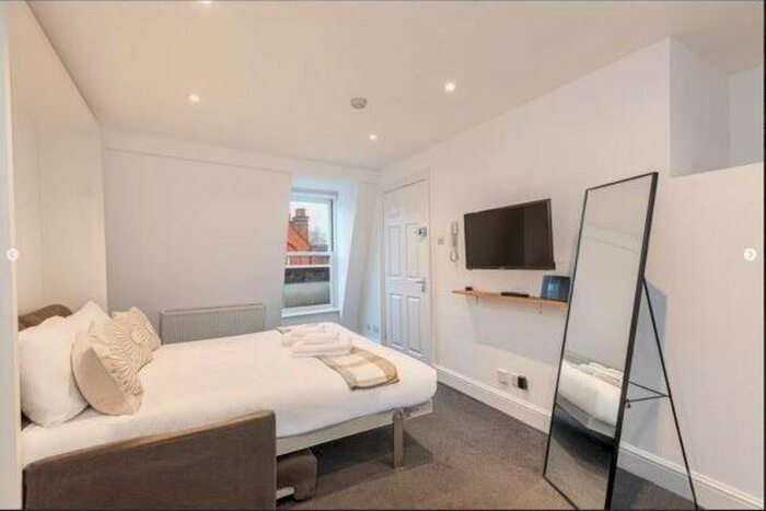 Studio To Rent In Kings Road, Chelsea, SW3