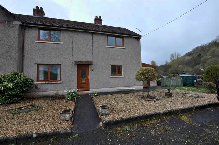 3 Bedroom Semi-Detached House For Sale In Maes Y Dderwen, Cwmdyfran, Bronwydd Arms, Carmarthen, SA33