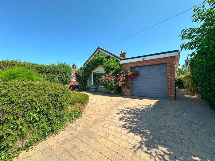 3 Bedroom Detached Bungalow For Sale In Quayside, Little Neston, CH64