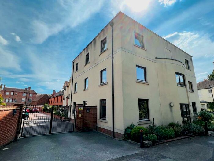 2 Bedroom Apartment To Rent In Bear Lane, Wallingford, OX10