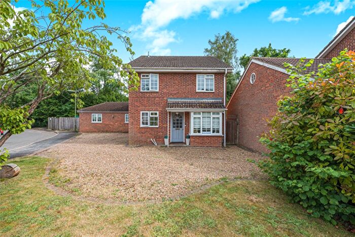 5 Bedroom Detached House For Sale In Knaphill, Woking, Surrey, GU21