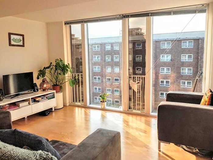 2 Bedroom Flat To Rent In The Avenue, Leeds, West Yorkshire, Uk, LS9