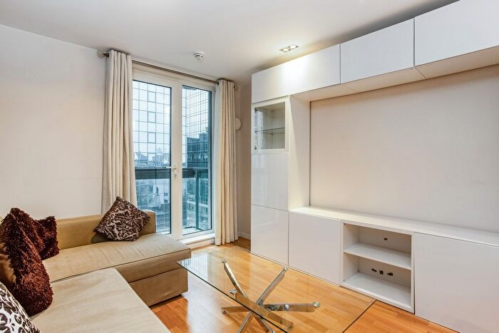 2 Bedroom Flat To Rent In Limeharbour, E14