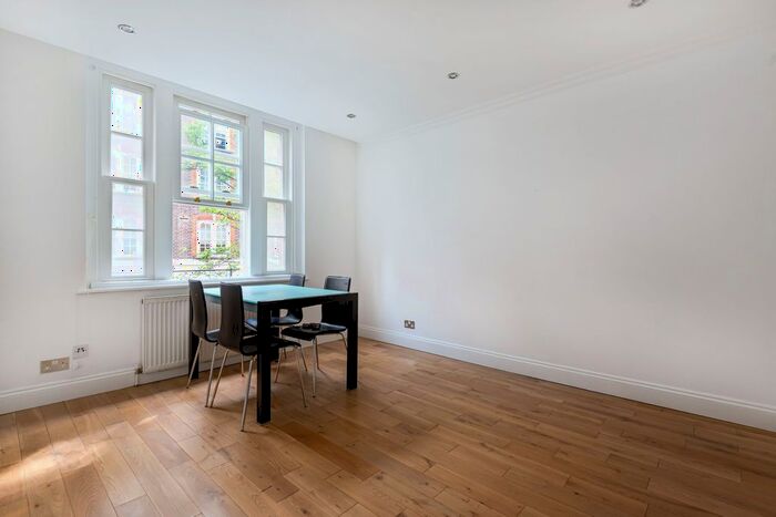 2 Bedroom Flat To Rent In Vauxhall Bridge Road, London, SW1V