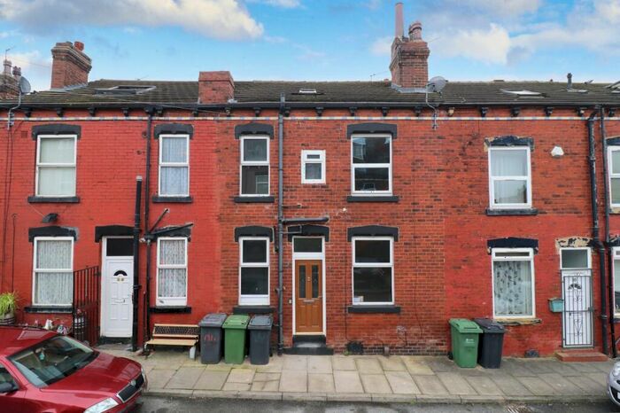 2 Bedroom Terraced House To Rent In Claremont Terrace, Leeds, West Yorkshire, LS12