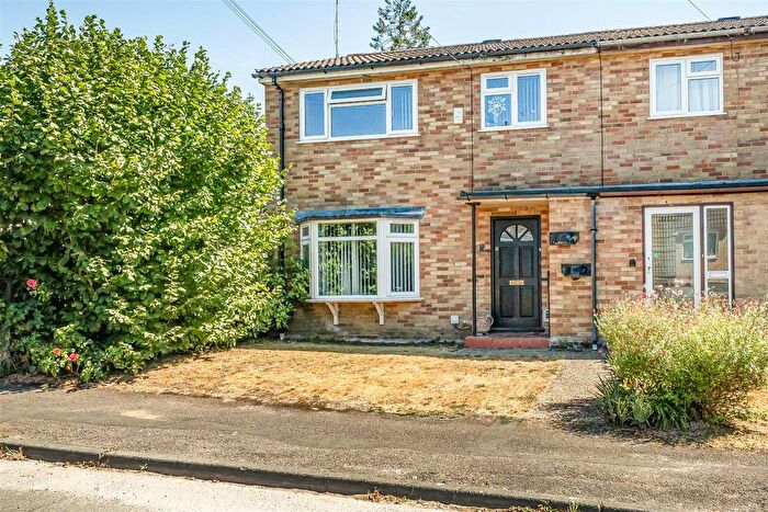 3 Bedroom Terraced House For Sale In Sandy Lane, Sandhurst, Berkshire, GU47