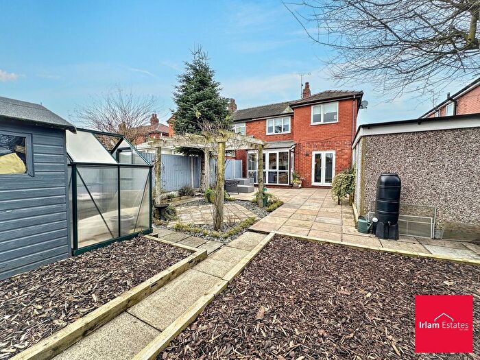 3 Bedroom Semi-Detached House For Sale In Elsinore Avenue, Irlam, M44