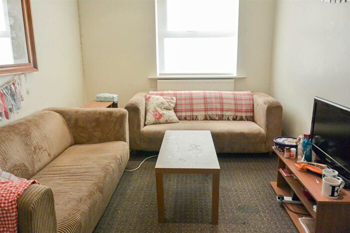 1 Bedroom Apartment To Rent In Room Headingley Rise, Welton Road, Leeds, LS6