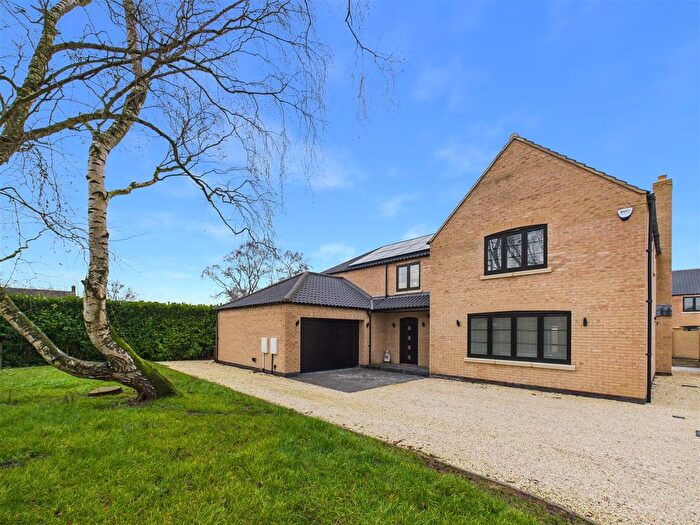5 Bedroom Detached House For Sale In West End Farm Close, South Cave, HU15