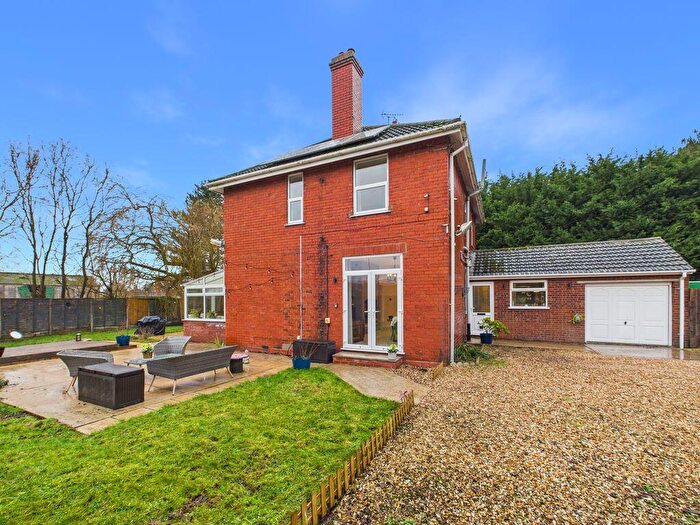 4 Bedroom Detached House For Sale In Witham Road, Woodhall Spa, LN10