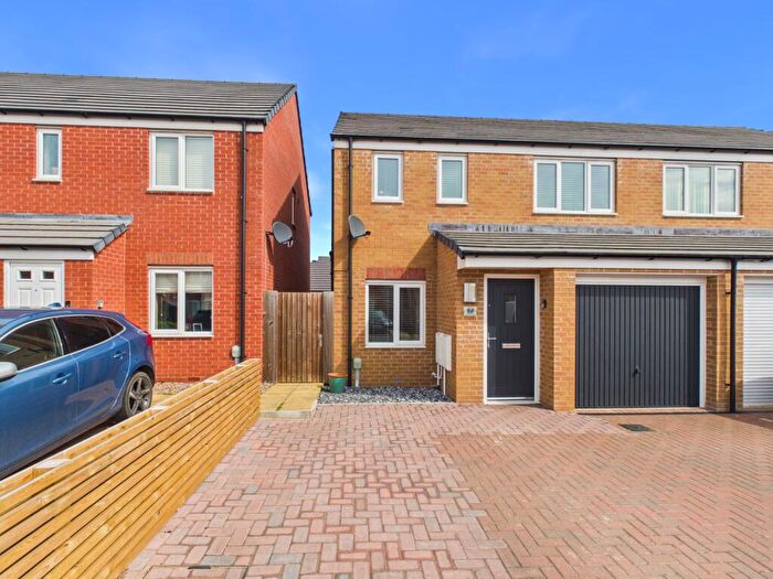3 Bedroom Semi Detached House For Sale In Lamport Lane, Northampton, Northamptonshire, NN2