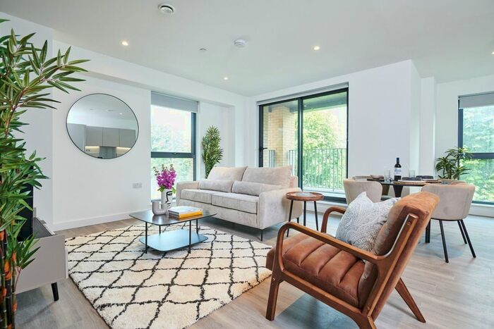 2 Bedroom Flat To Rent In Station View, Guildford, GU1