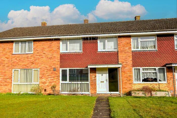 3 Bedroom Terraced House For Sale In Woodcote Lawns, Chesham, HP5