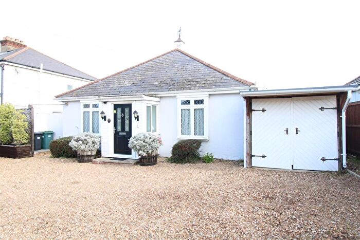 3 Bedroom Detached Bungalow For Sale In Battery Road, Cowes, PO31