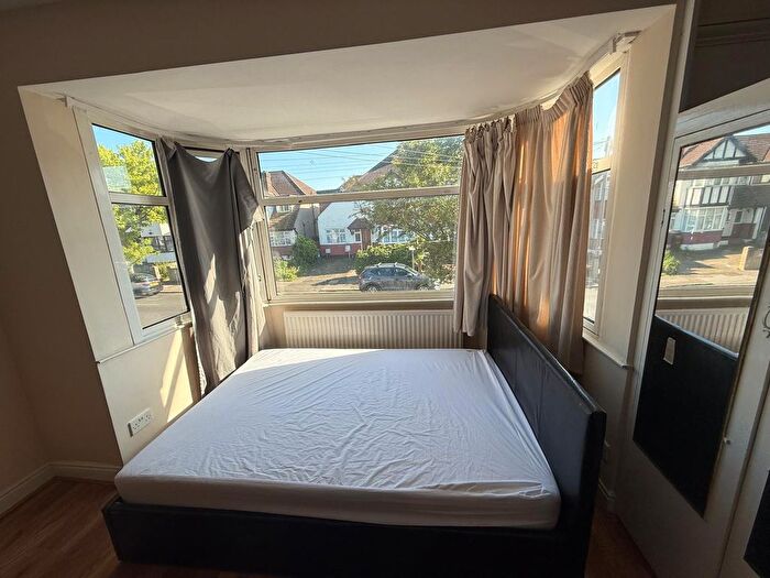 1 Bedroom Flat To Rent In High Worple, Rayners Lane, Harrow, Greater London, HA2