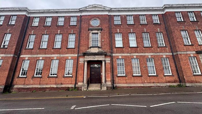 3 Bedroom Flat To Rent In Rectory Road, Rushden, NN10