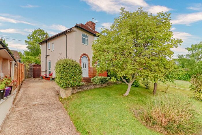3 Bedroom Semi Detached House For Sale In Robinson Road, High Wycombe, Buckinghamshire, HP13
