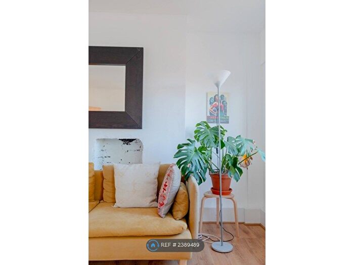 4 Bedroom Flat To Rent In Grimthorpe House, London, EC1V