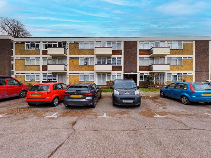 2 Bedroom Flat To Rent In Ifield, Crawley, RH11