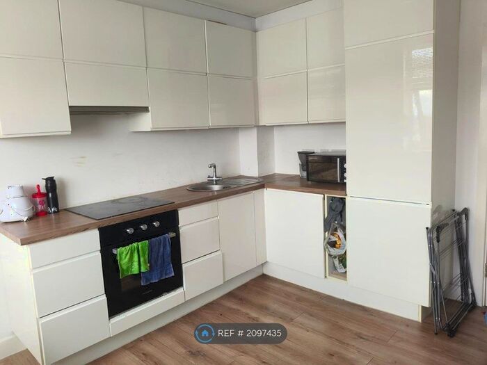 1 Bedroom Flat To Rent In Buckingham Street, Aylesbury, HP20