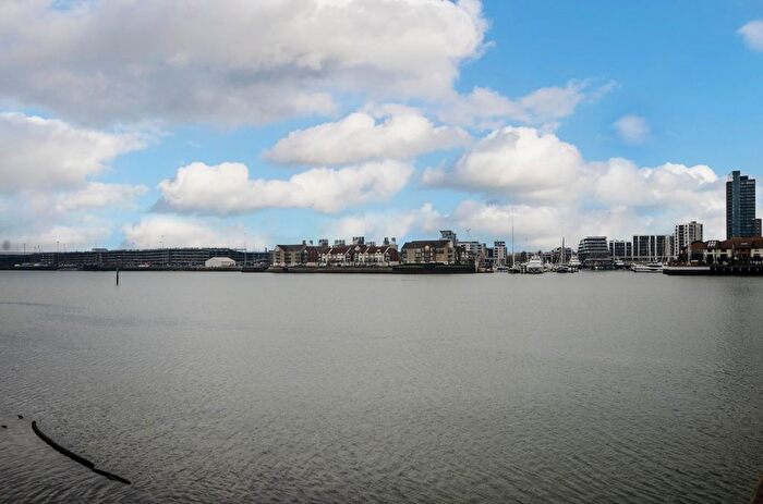 2 Bedroom Flat For Sale In Denyer Walk, Southampton, SO19