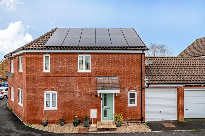 3 Bedroom Semi Detached House For Sale In Bushs Orchard, Ilminster, TA19
