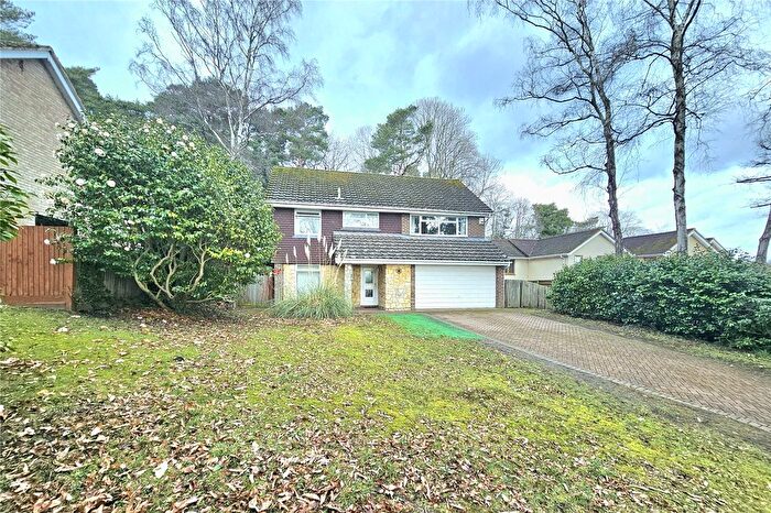 4 Bedroom Detached House For Sale In Lime Avenue, Camberley, Surrey, GU15