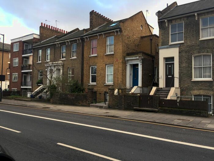 3 Bedroom Flat To Rent In Graham Road, London, E8