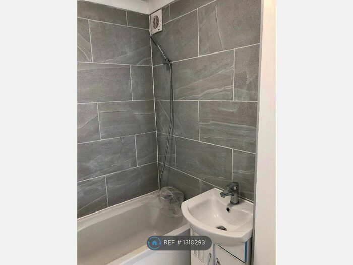 1 Bedroom Flat To Rent In Templar Court, Croydon, CR0