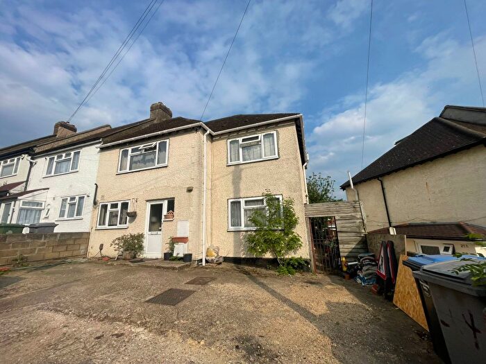 5 Bedroom Barn Conversion For Sale In Highmeadow Crescent, London, NW9