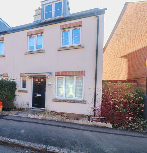 3 Bedroom End Of Terrace House To Rent In Hayburn Road, Swindon, SN25