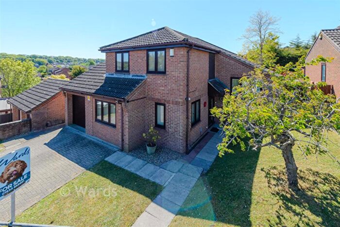 4 Bedroom Detached House For Sale In Swallow Rise, Walderslade, Chatham, Kent, ME5
