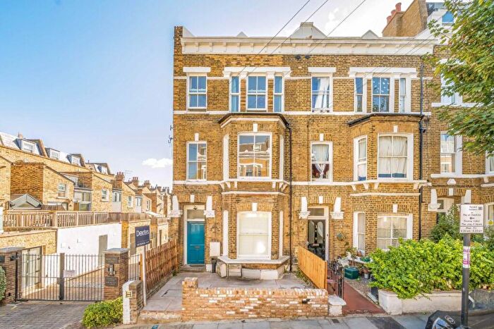 2 Bedroom Flat For Sale In Rush Hill Road, Clapham Common Northside, SW11