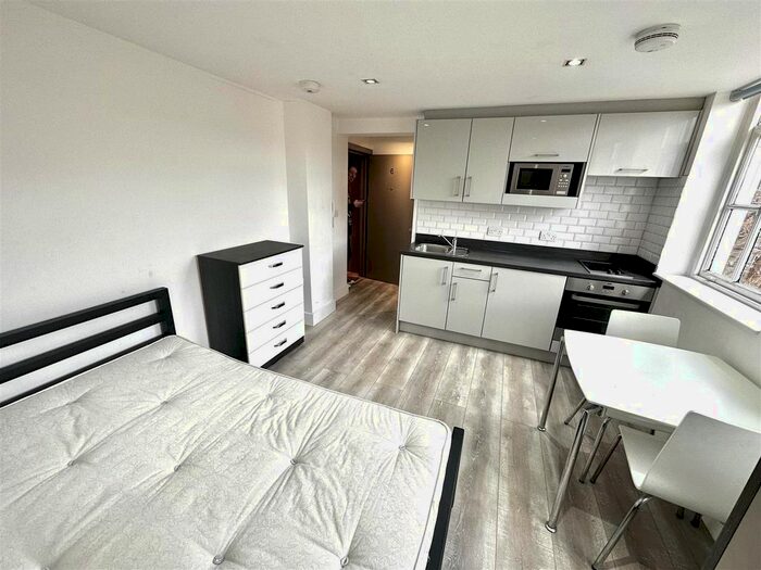 Studio To Rent In Kilburn High Road, London, NW6