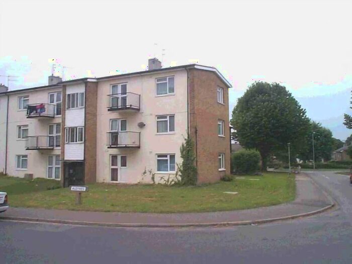 2 Bedroom Flat To Rent In Aldykes, Hatfield, AL10