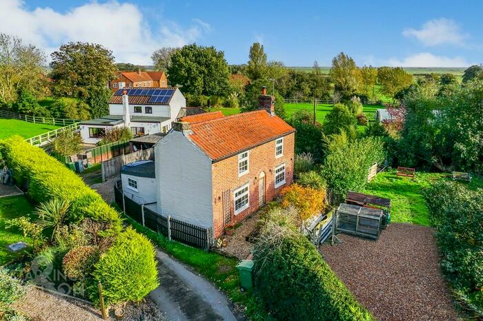 3 Bedroom Cottage For Sale In The City, Halvergate, Norwich, NR13