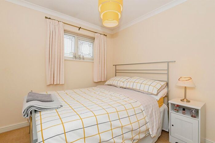 4 Bedroom Detached House For Sale In St. Thomas Gardens, Bradley, Huddersfield, HD2