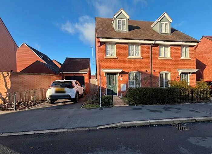 3 Bedroom Semi Detached House To Rent In Comet Way, Berryfields, Aylesbury, HP18