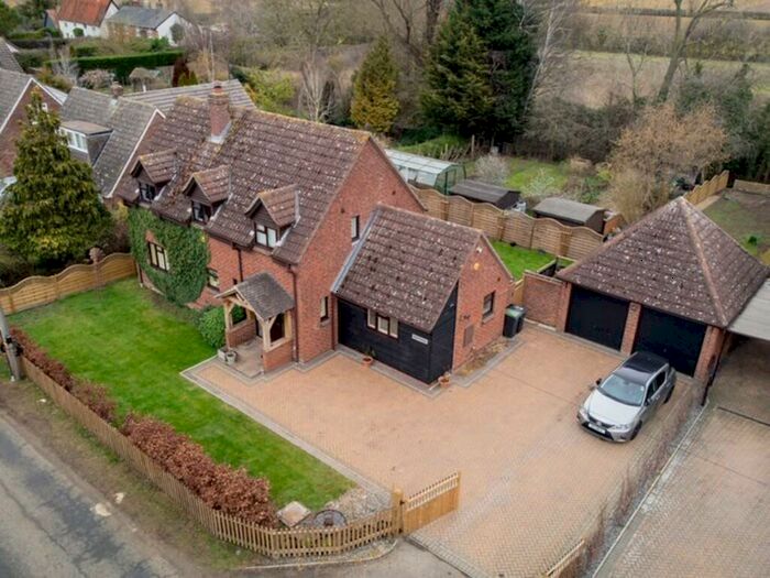 4 Bedroom Detached House For Sale In Haughley Green, IP14