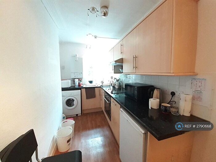 2 Bedroom Flat To Rent In Chesterfield Buildings, Bristol, BS8