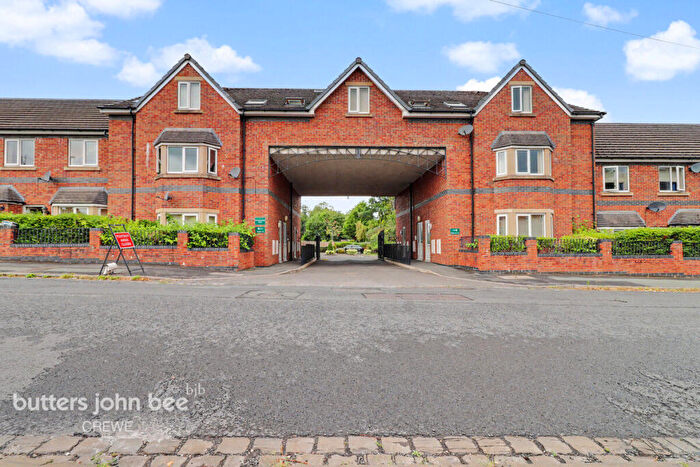 2 Bedroom Apartment For Sale In Gainsborough Court, Crewe, CW2