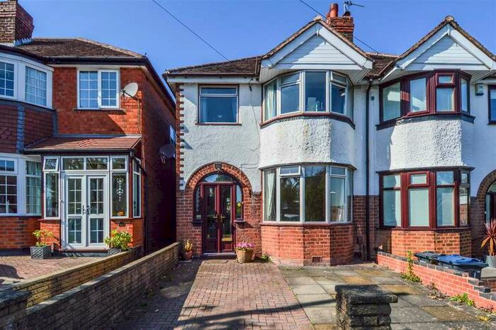 3 Bedroom Semi-Detached House To Rent In Bradstock Road, Kings Norton, Birmingham, West Midlands, B30