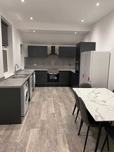 6 Bedroom Terraced House To Rent In Furness Road, Manchester, M14