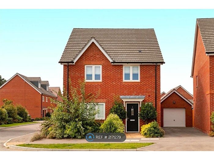 4 Bedroom Detached House To Rent In Hunstanton Drive, Binfield, Bracknell, RG42