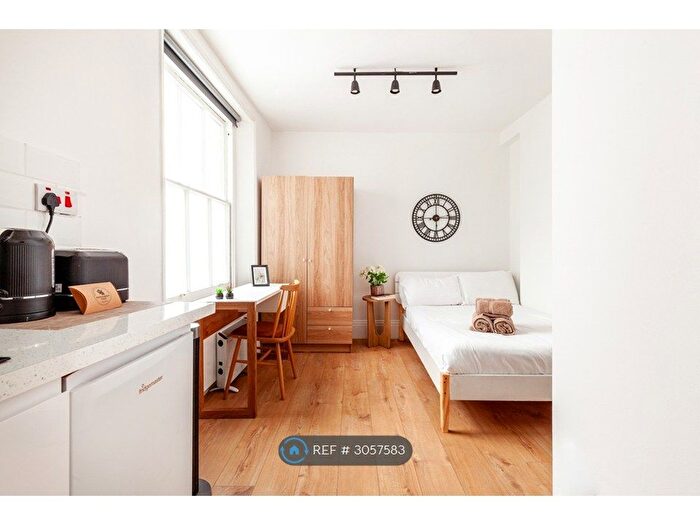 Studio To Rent In Kensington Gardens Square, London, W2